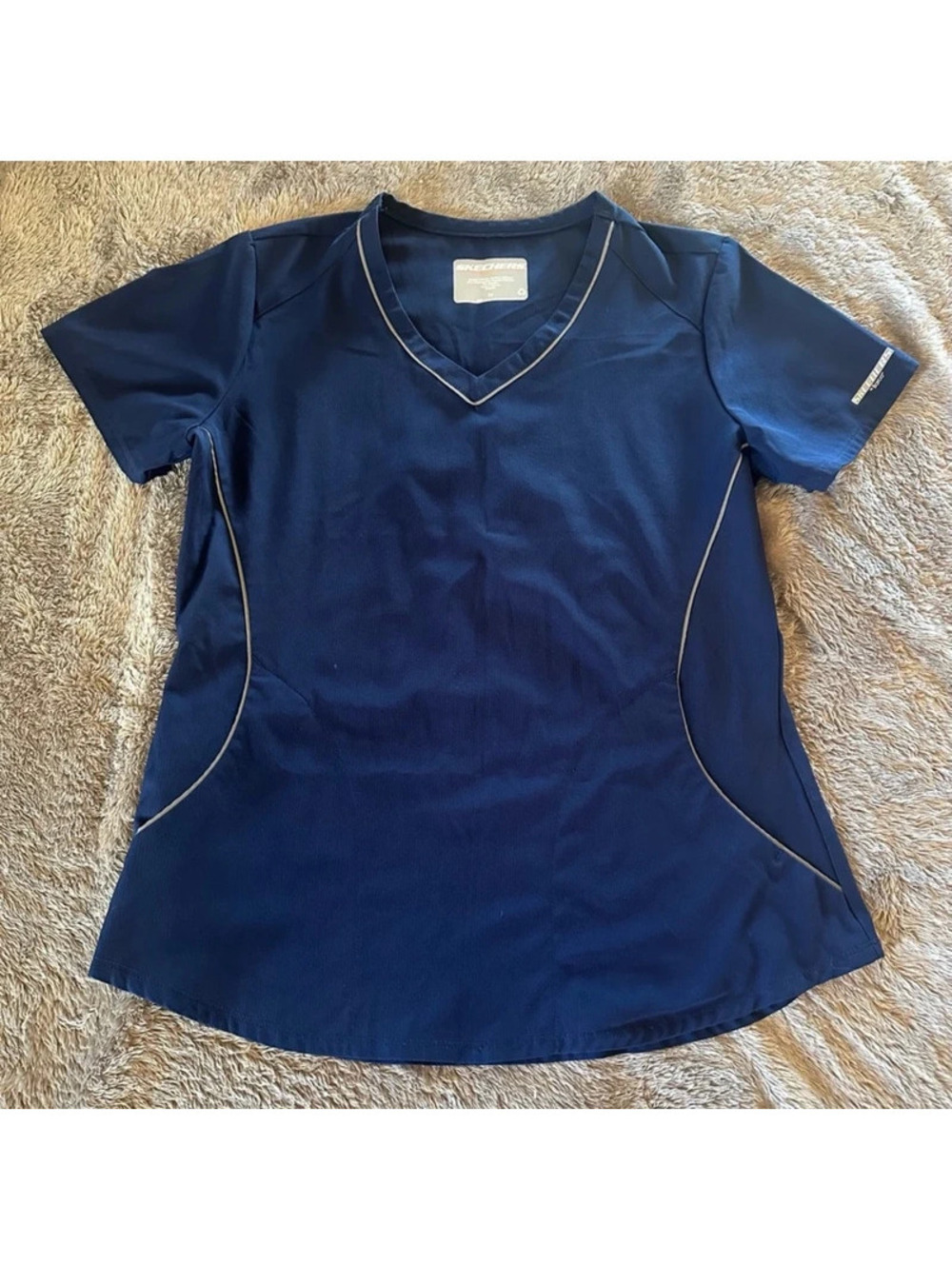 Women’s short sleeve top with pockets size medium